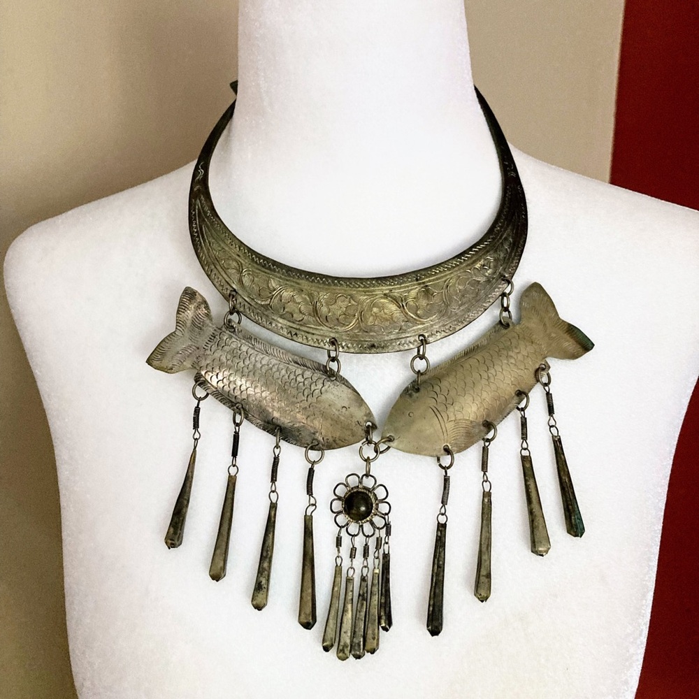 Vintage Hmong Miao Silver Ceremonial Dangling Fish Metal Necklace Boho Collar - Picture 4 of 10